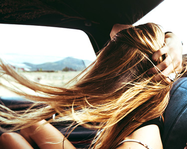 2015-05-Life-of-Pix-free-stock-photos-women-back-car-wind-sidiomaralami